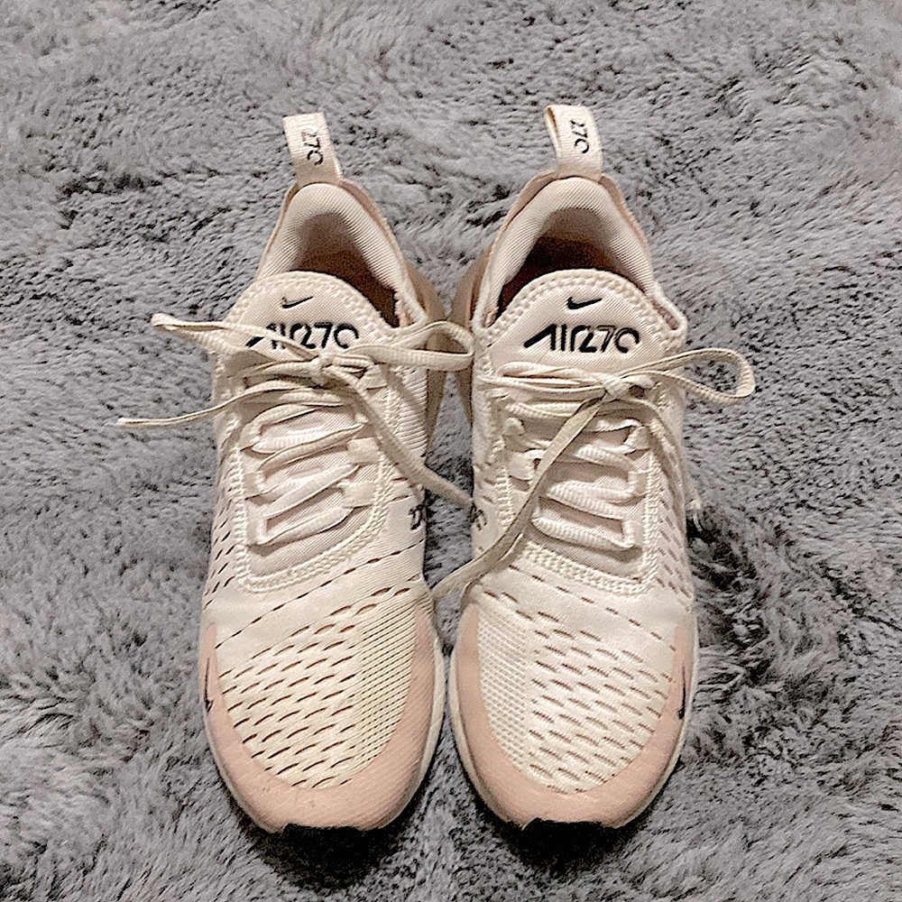Shoes have only been worn for 5 months ,easy to clean,comfortable and stylish